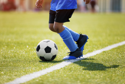 Bauhof West unterstützt Kinder- und Jugendsportfußball.